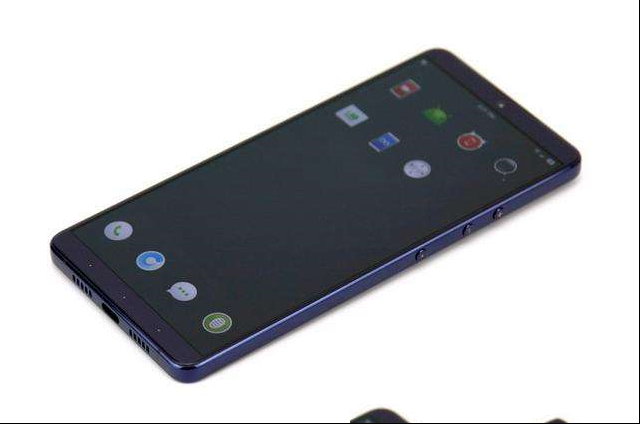 坚果Pro 2S开箱测评：2000元内值得交朋友的手机