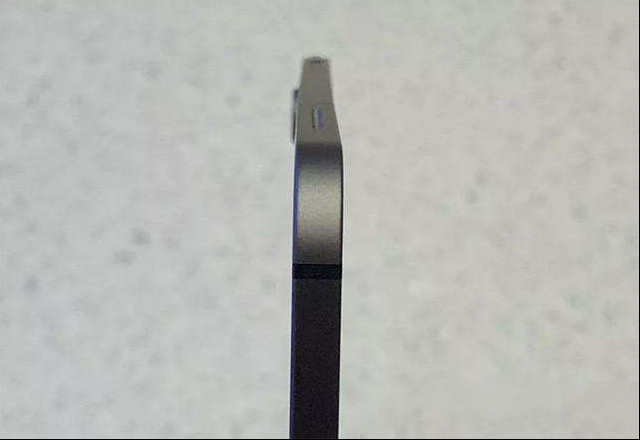新款iPad Pro轻微弯曲？苹果如此回应：不是缺陷，不影响使用