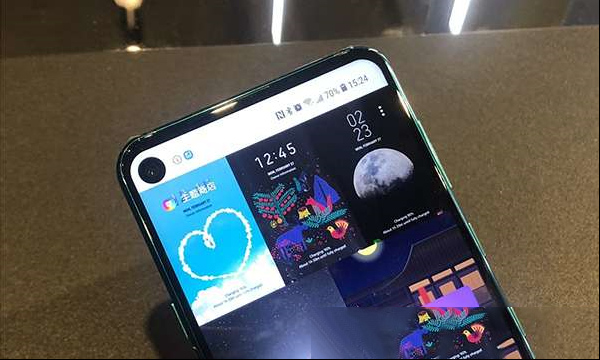 三星“屏中屏”新专利曝光： 挖孔区域添加第二个屏幕