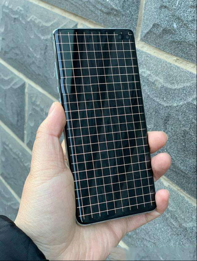 传三星将在月底或者下月初为Galaxy S10系列产品提供夜间模式
