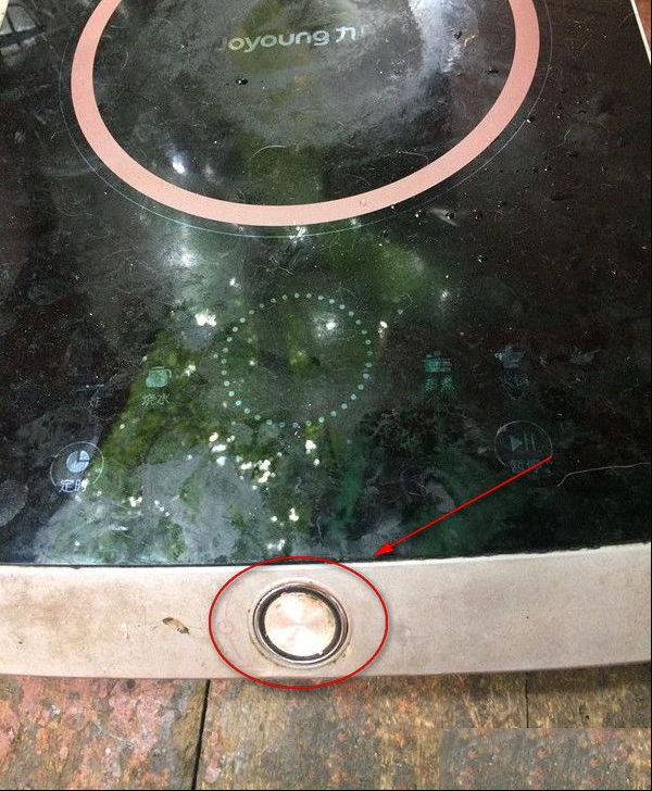 九阳C22-LX83电磁炉设计缺陷油污导致不工作的故障维修