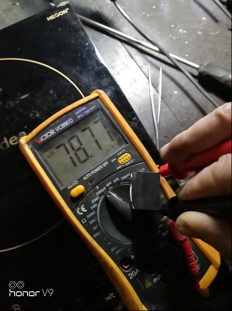 美的电磁炉间歇加热的维修心得体会
