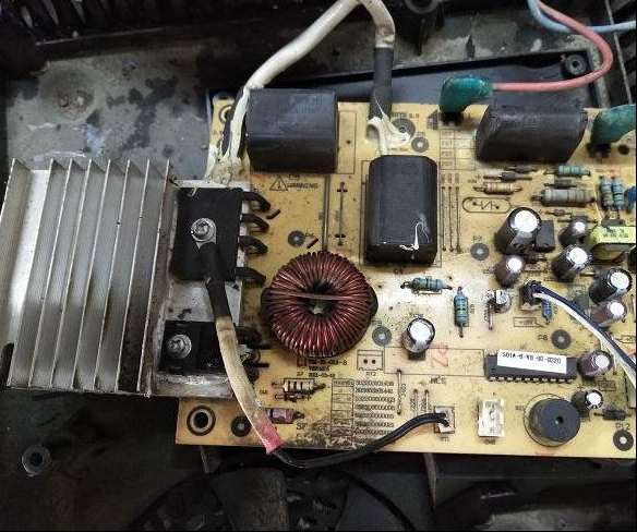 美的C21-SK2105电磁炉不加热且滴滴报警