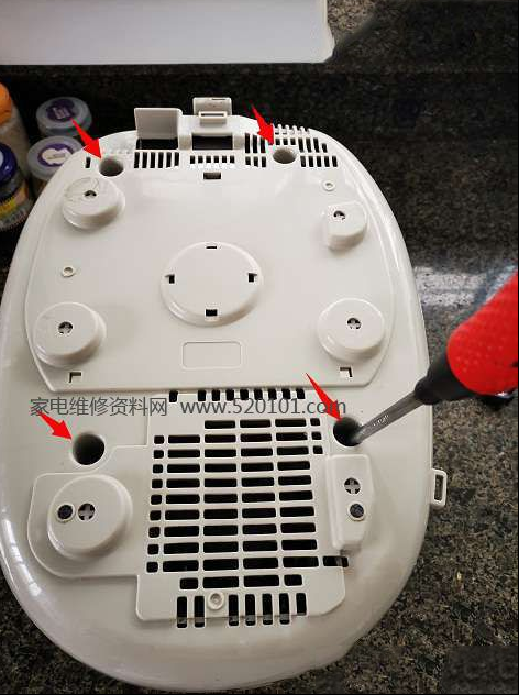 Tiger虎牌JKW-A10S电饭煲更换电池的过程（图）