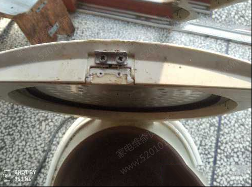 奔腾智能电饭煲通电就会5个预约指示灯闪烁报警