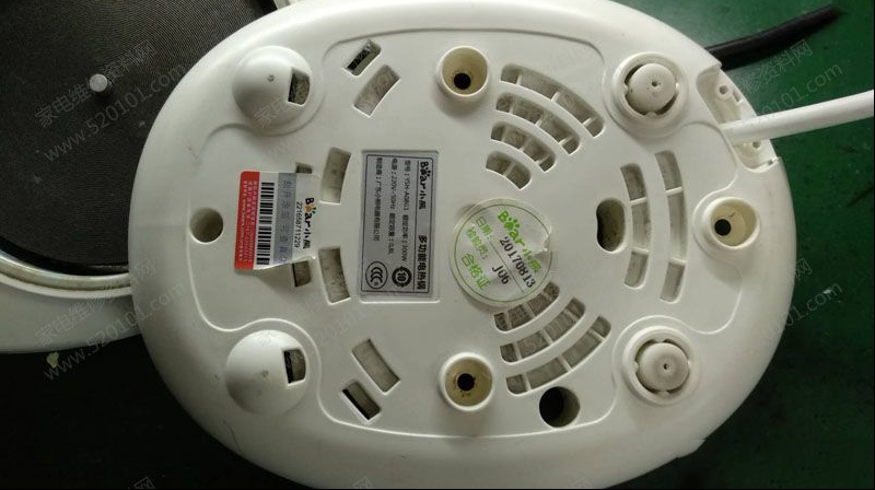 小熊YSH-A08G1电热水壶自动跳掉的检修思路