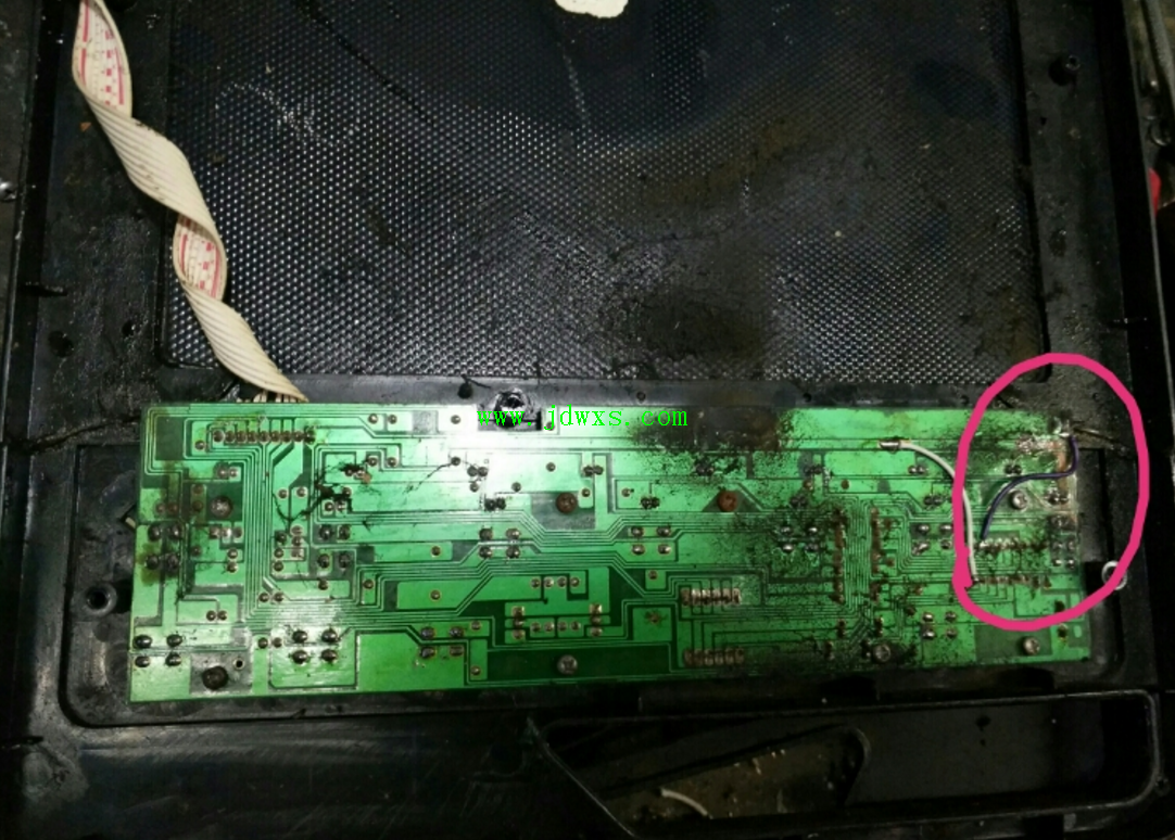 劲霸王电磁炉DCL-200T灯亮 按键无反应的维修