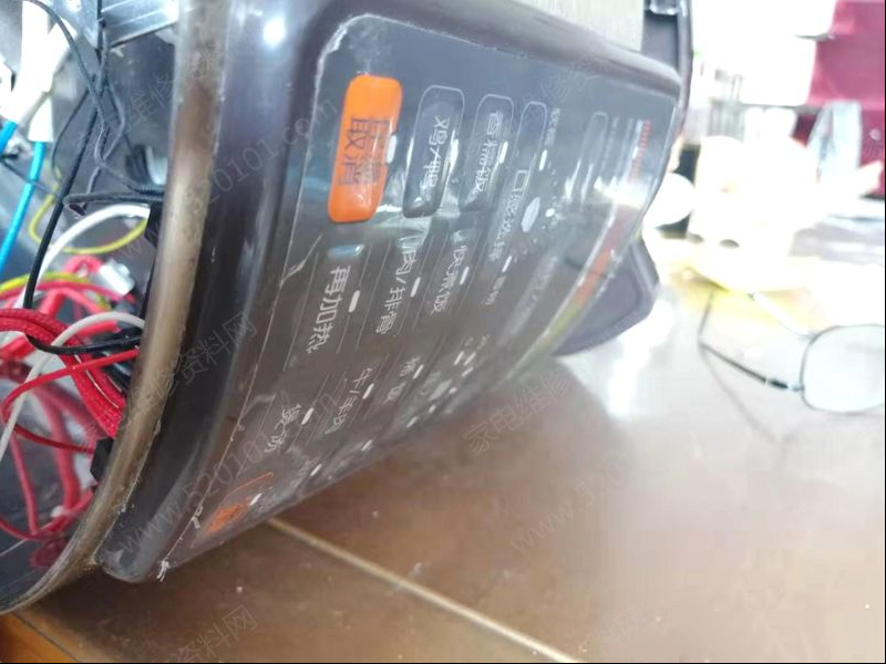 苏泊尔电压力锅控制面板的拆卸方法（图）