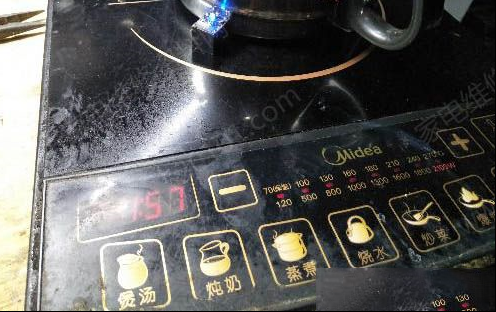 美的C21-SK2105电磁炉报警不捡锅不加热的维修