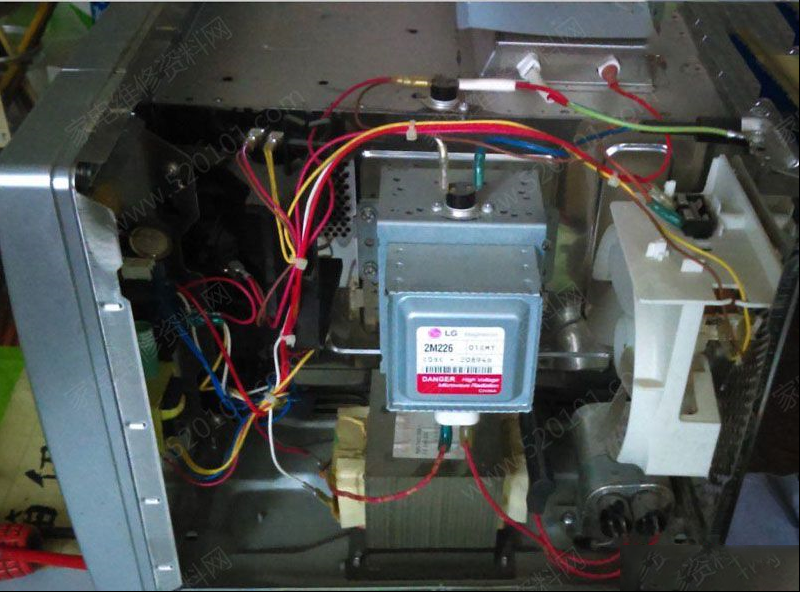 美的EG21B-AN微波炉不加热的检修思路