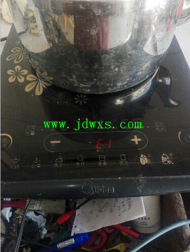 美的C21-ST2152电磁炉货号ST2152通电显示E1不加热的维修
