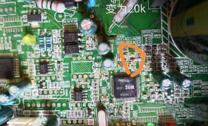 美的彩弧直流变频空调显示P1代码的维修