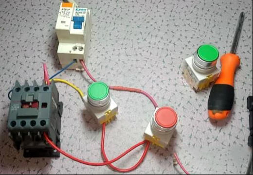 在网上学电工知识要注意什么