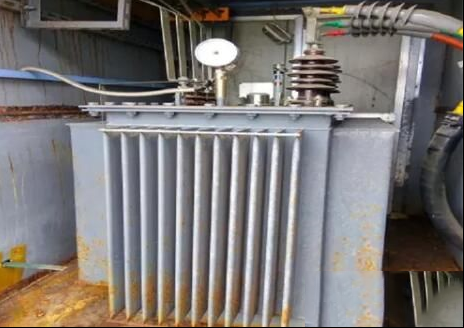 500KVA变压器带270KW功率而电压360V是哪种故障