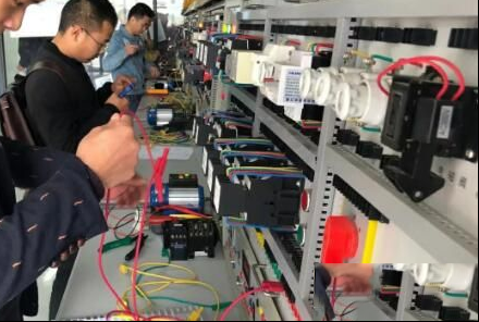给电工初学者的几点建议