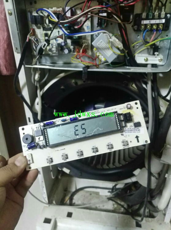 美的KFR-72L/DY-GC空调故障代码E5的维修