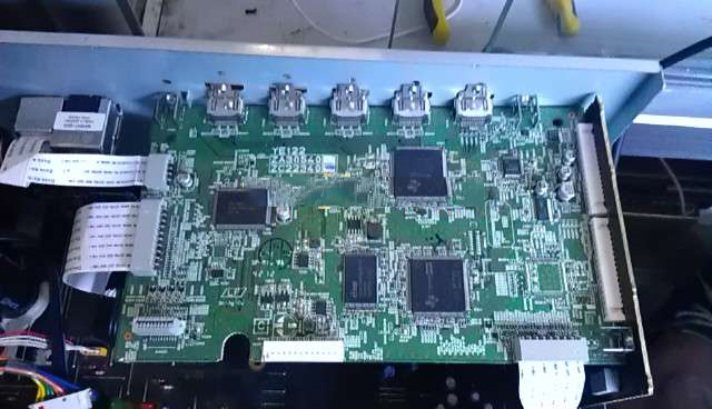 雅马哈RX-V373功放集成块STK433-330发热，供电是多少