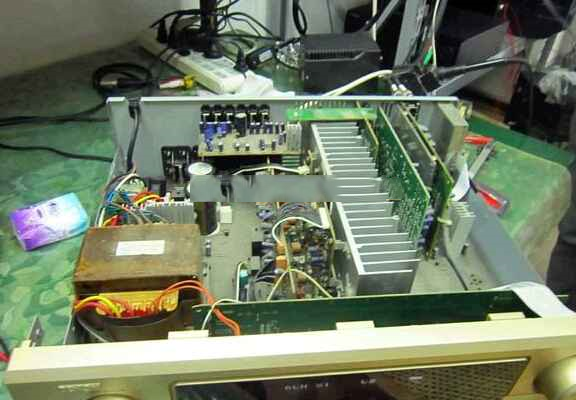 分享AV-R1705天龙功放维修开机后显示屏灭了的维修