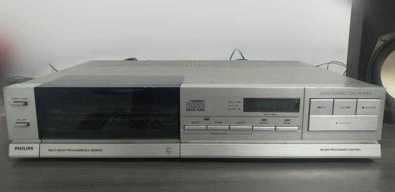 飞利浦CD303 CD机曲目指示灯不亮小修